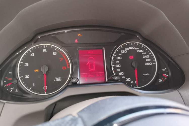 Used Audi Q5 2011 2.0TFSI Technology Model Instrument Cluster