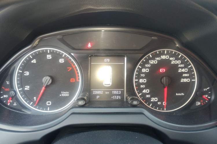 Used Audi Q5 2011 2.0TFSI Dynamic Edition Instrument Cluster