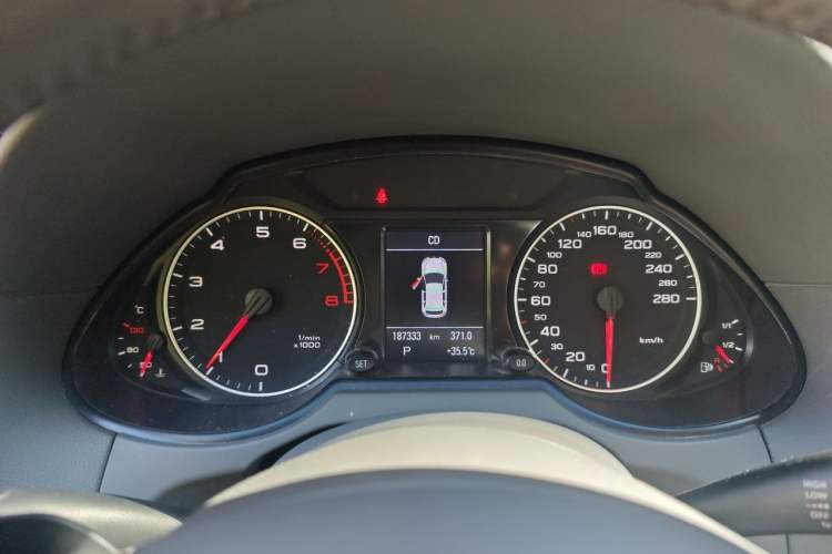 Used Audi Q5 2011 2.0TFSI Luxury Edition Instrument Cluster