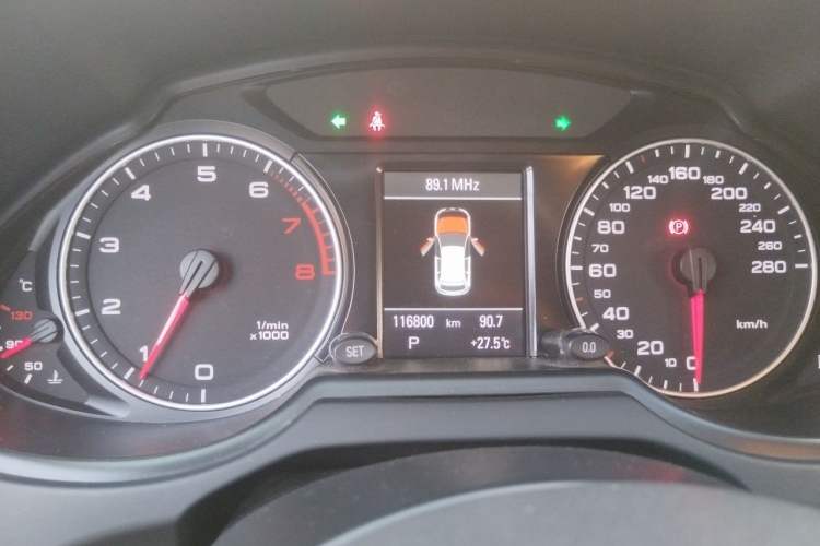 Used Audi Q5 2011 2.0TFSI Dynamic Edition Instrument Cluster