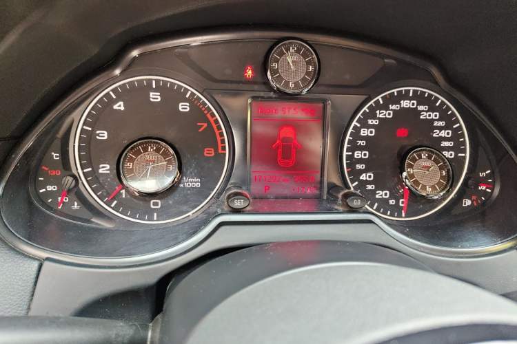 Used Audi Q5 2011 2.0TFSI Technology Model Instrument Cluster
