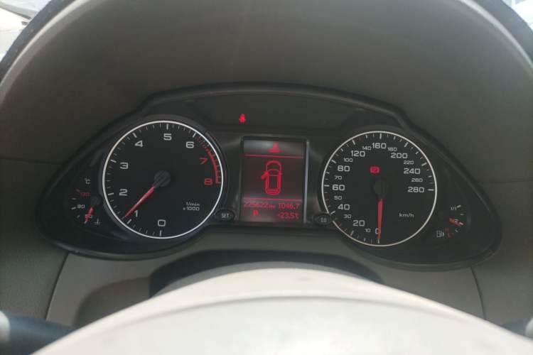 Used Audi Q5 2011 2.0TFSI Technology Model Instrument Cluster