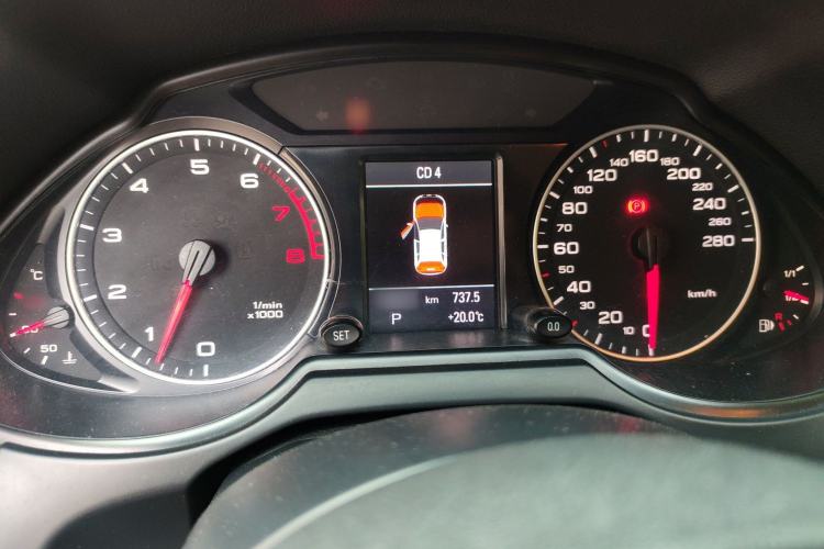 Used Audi Q5 2011 2.0TFSI Ambition Edition Instrument Cluster