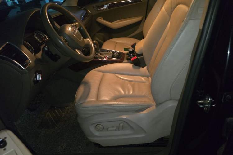Used Audi Q5 2011 2.0TFSI Comfort Version Left Front Seat