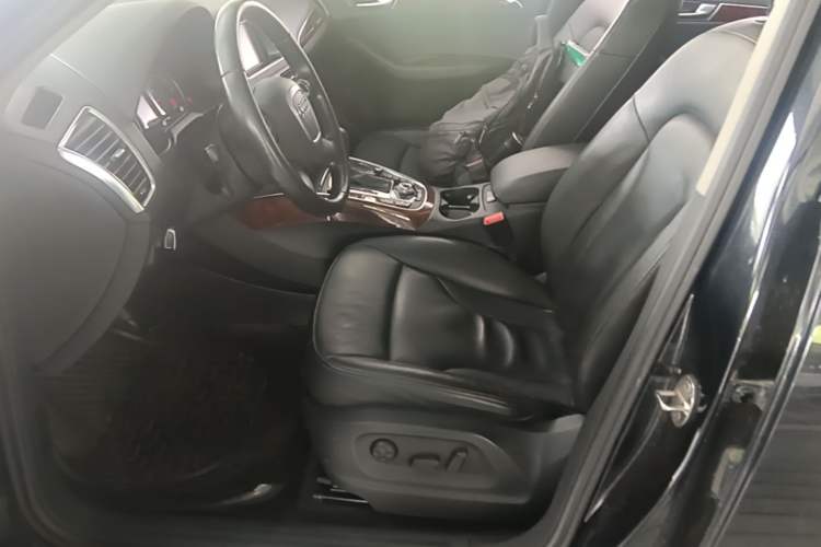 Used Audi Q5 2011 2.0TFSI Comfort Version Left Front Seat
