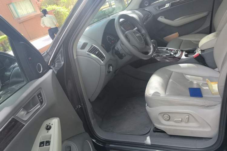 Used Audi Q5 2011 2.0TFSI Comfort Version Left Front Seat