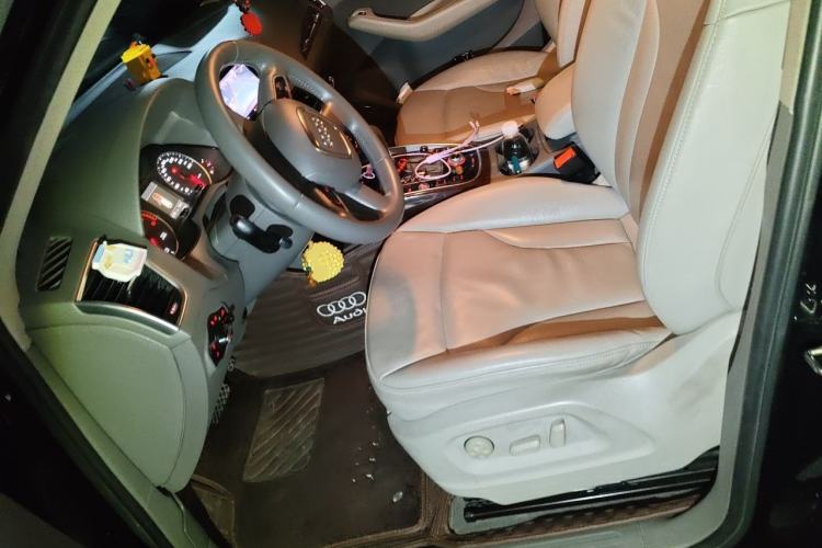 Used Audi Q5 2011 2.0TFSI Comfort Version Left Front Seat