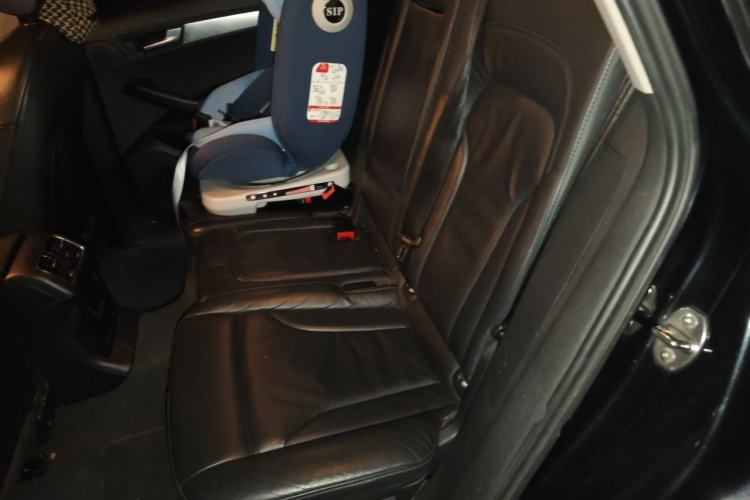 Used Audi Q5 2011 2.0TFSI Technology Model Left Rear Seat