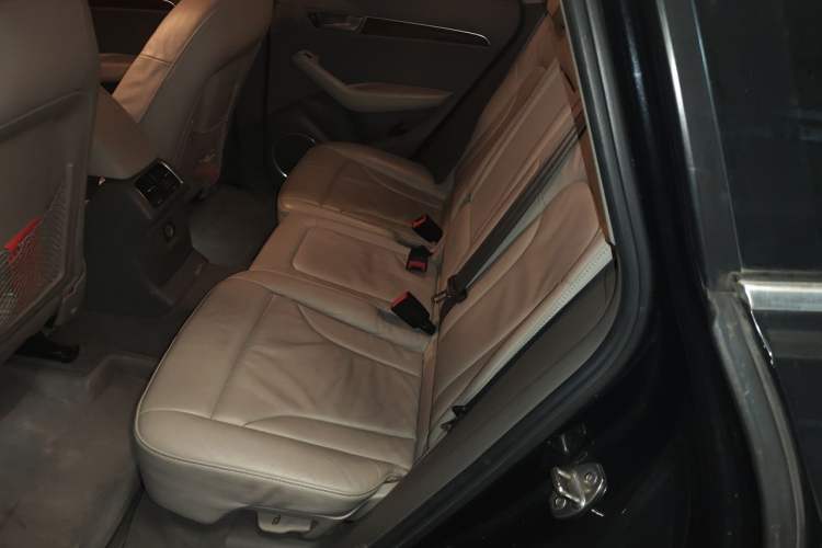 Used Audi Q5 2011 2.0TFSI Comfort Version Left Rear Seat