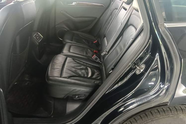 Used Audi Q5 2011 2.0TFSI Comfort Version Left Rear Seat