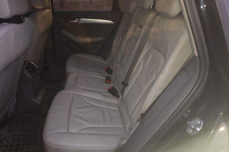 Used Audi Q5 2011 2.0TFSI Comfort Version Left Rear Seat