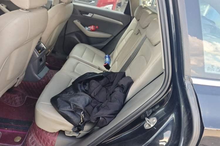 Used Audi Q5 2011 2.0TFSI Ambition Edition Left Rear Seat