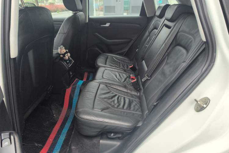 Used Audi Q5 2011 2.0TFSI Technology Model Left Rear Seat