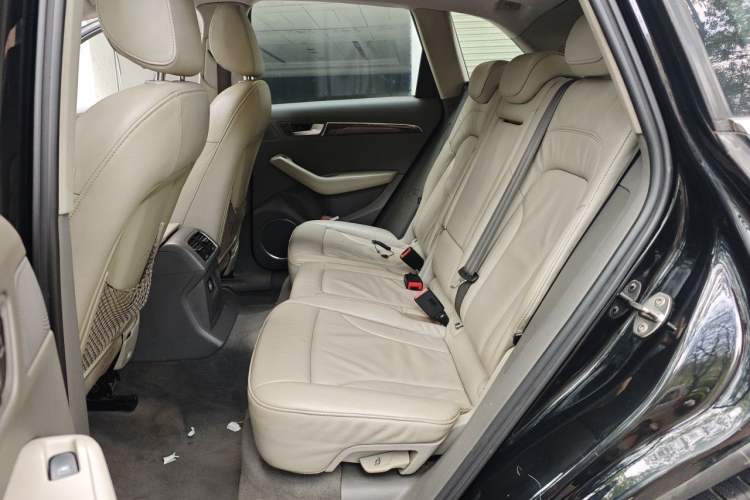 Used Audi Q5 2011 2.0TFSI Comfort Version Left Rear Seat