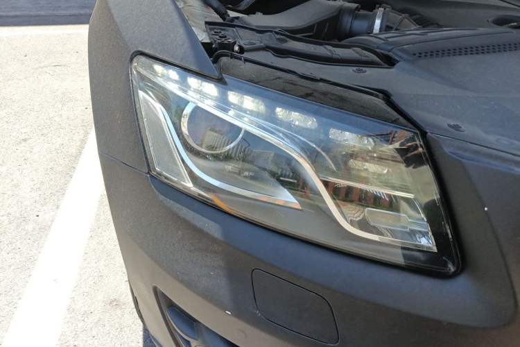 Used Audi Q5 2011 2.0TFSI Comfort Version Right Front Headlight