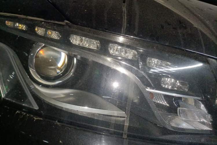 Used Audi Q5 2011 2.0TFSI Technology Model Right Front Headlight