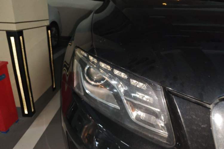 Used Audi Q5 2011 2.0TFSI Technology Model Right Front Headlight