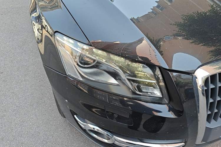 Used Audi Q5 2011 2.0TFSI Comfort Version Right Front Headlight