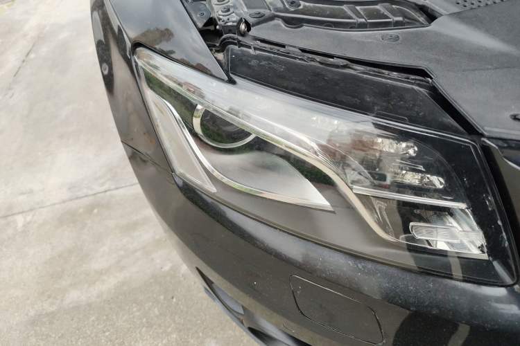 Used Audi Q5 2011 2.0TFSI Comfort Version Right Front Headlight