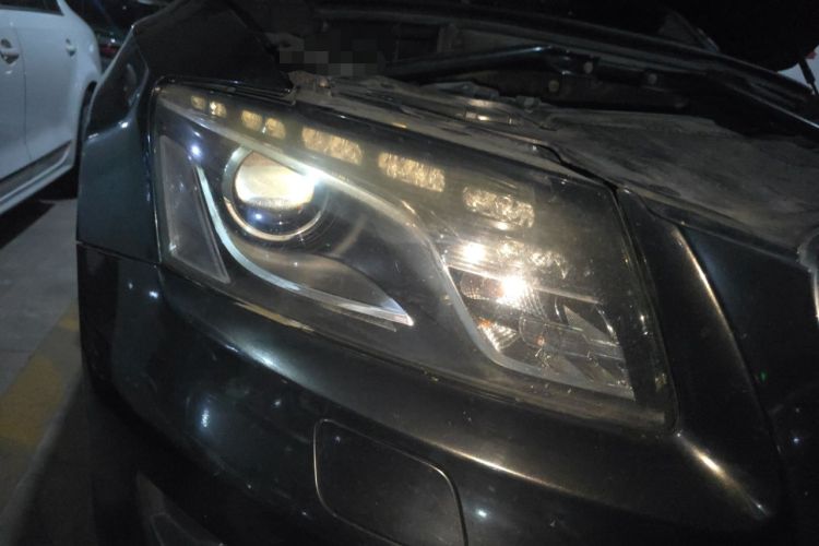 Used Audi Q5 2011 2.0TFSI Comfort Version Right Front Headlight