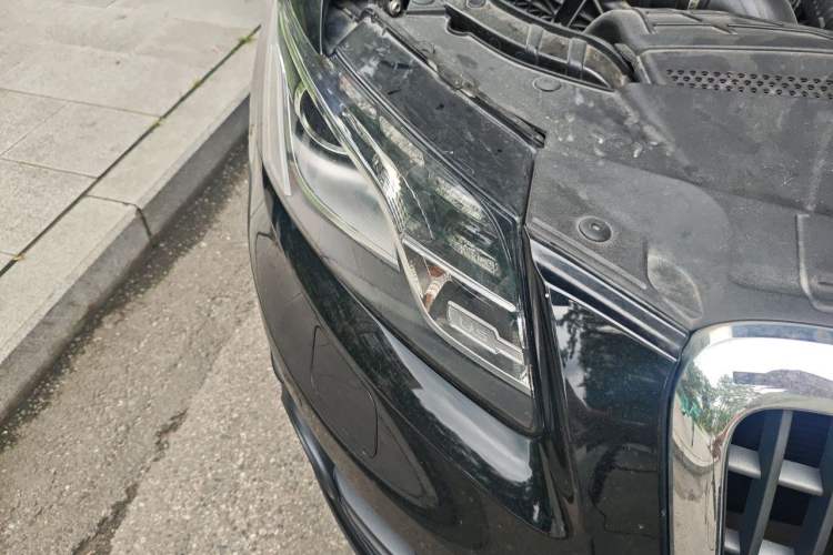 Used Audi Q5 2011 2.0TFSI Comfort Version Right Front Headlight