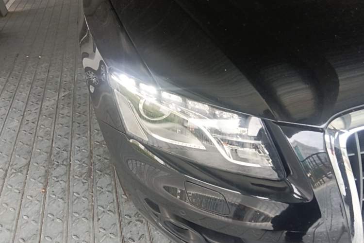 Used Audi Q5 2011 2.0TFSI Comfort Version Right Front Headlight