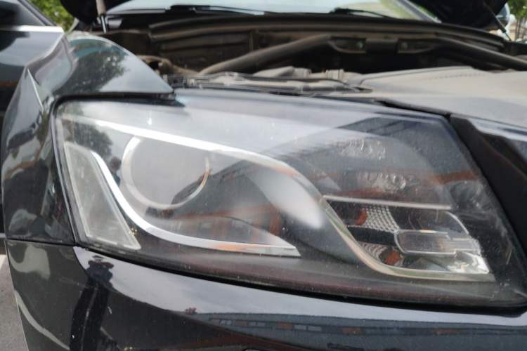 Used Audi Q5 2011 2.0TFSI Comfort Version Right Front Headlight