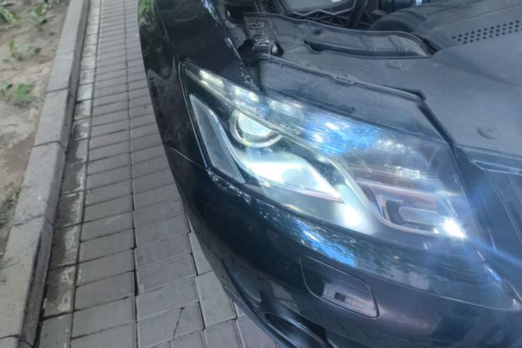 Used Audi Q5 2011 2.0TFSI Comfort Version Right Front Headlight