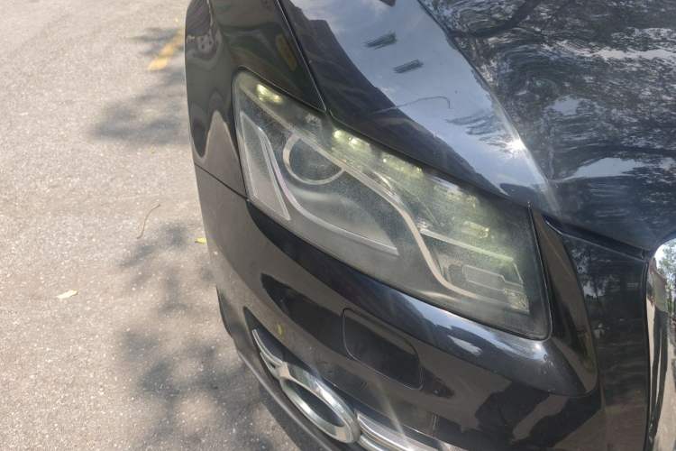 Used Audi Q5 2011 2.0TFSI Comfort Version Right Front Headlight