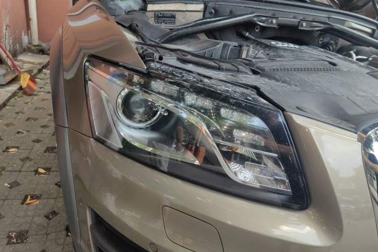 Used Audi Q5 2011 2.0TFSI Luxury Edition Right Front Headlight