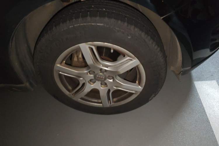 Used Audi Q5 2011 2.0TFSI Technology Model Right Front Wheel Hub