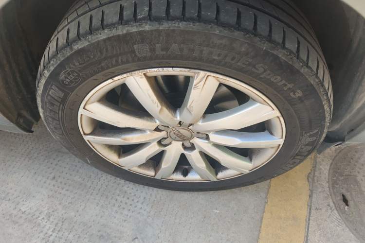 Used Audi Q5 2011 2.0TFSI Luxury Edition Right Front Wheel Hub