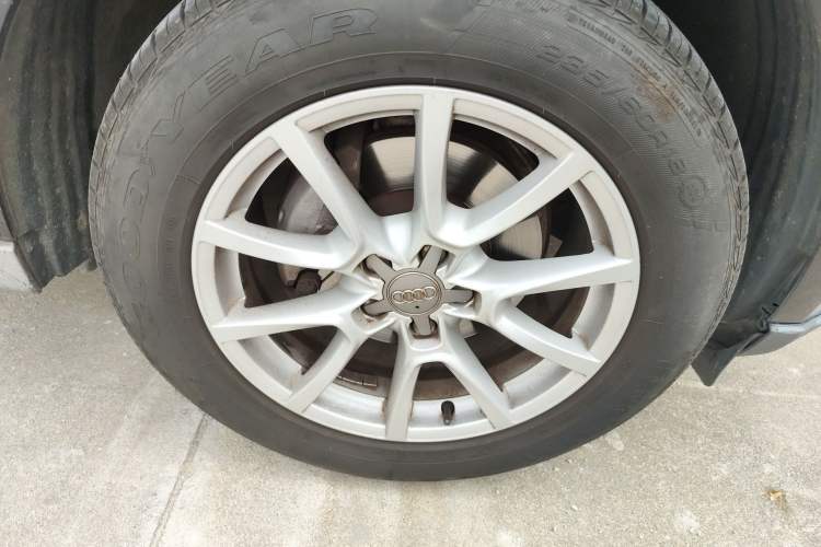 Used Audi Q5 2011 2.0TFSI Comfort Version Right Front Wheel Hub