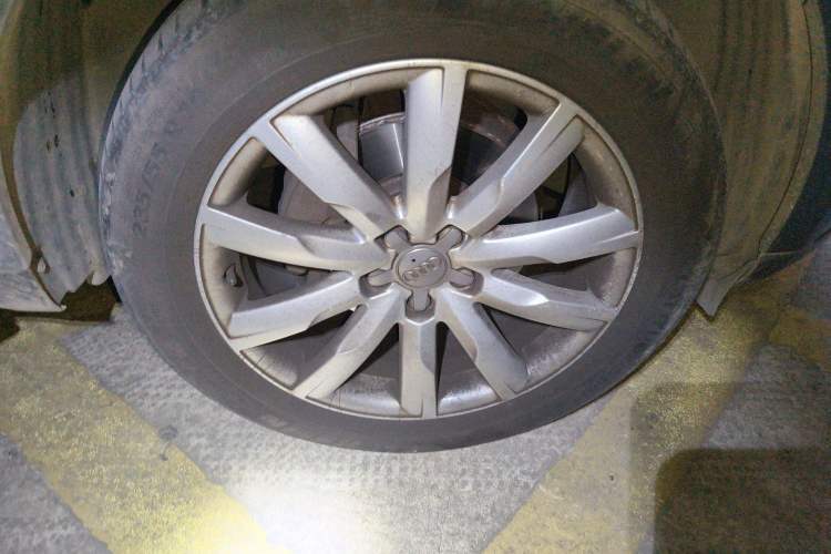 Used Audi Q5 2011 2.0TFSI Luxury Edition Right Front Wheel Hub