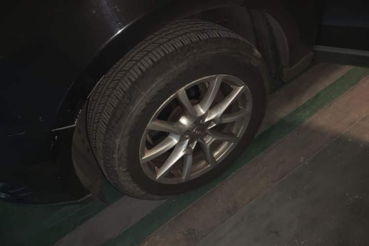 Used Audi Q5 2011 2.0TFSI Comfort Version Right Front Wheel Hub