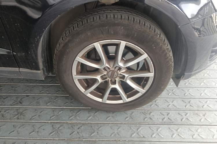 Used Audi Q5 2011 2.0TFSI Comfort Version Right Front Wheel Hub