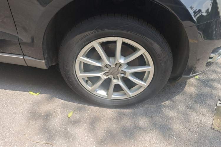 Used Audi Q5 2011 2.0TFSI Comfort Version Right Front Wheel Hub