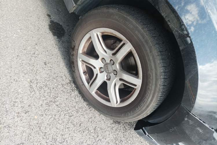 Used Audi Q5 2011 2.0TFSI Technology Model Right Front Wheel Hub