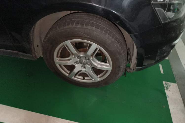 Used Audi Q5 2011 2.0TFSI Technology Model Right Front Wheel Hub