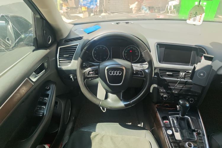 Used Audi Q5 2011 2.0TFSI Luxury Edition Steering Wheel