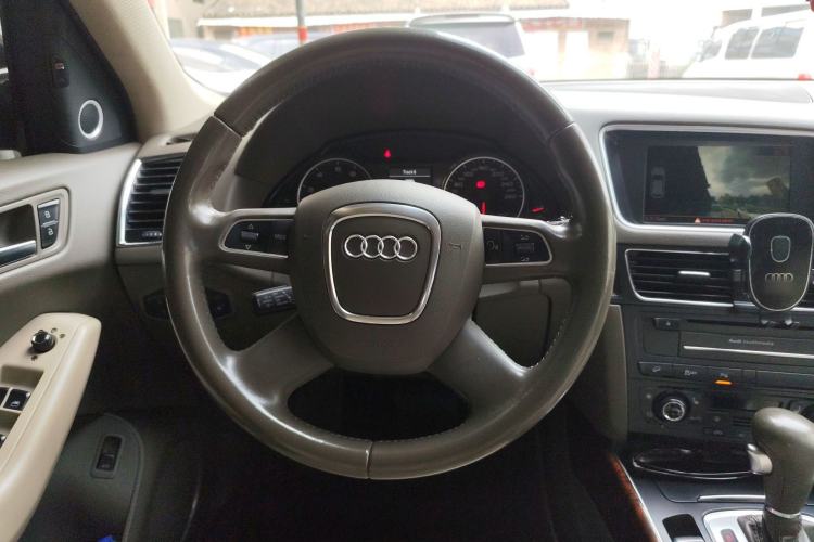 Used Audi Q5 2011 2.0TFSI Comfort Version Steering Wheel