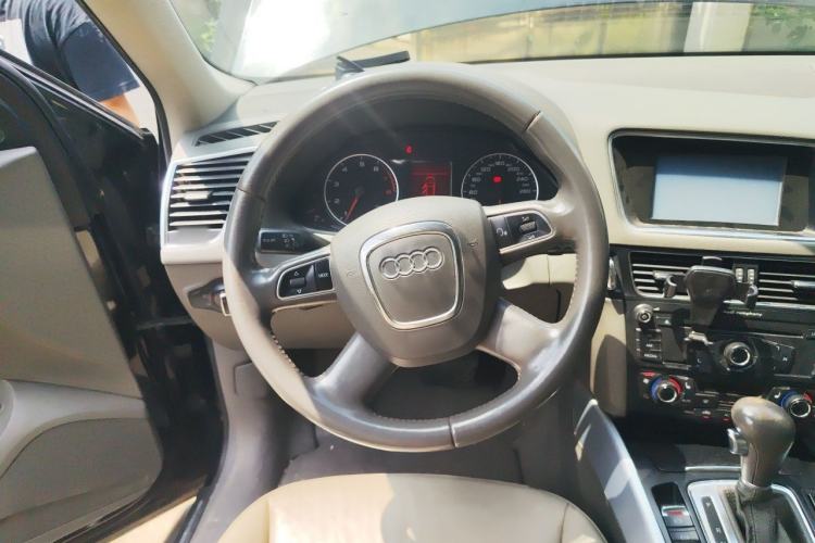 Used Audi Q5 2011 2.0TFSI Technology Model Steering Wheel