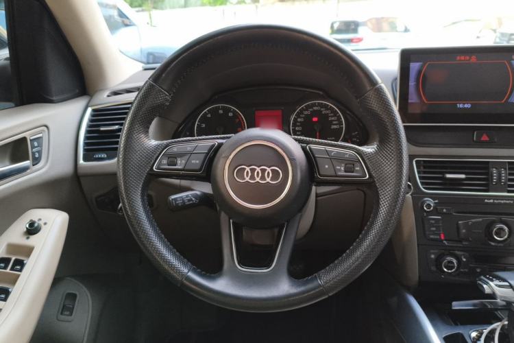 Used Audi Q5 2011 2.0TFSI Technology Model Steering Wheel