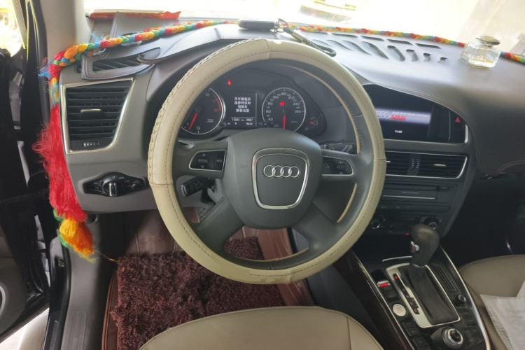 Used Audi Q5 2011 2.0TFSI Comfort Version Steering Wheel