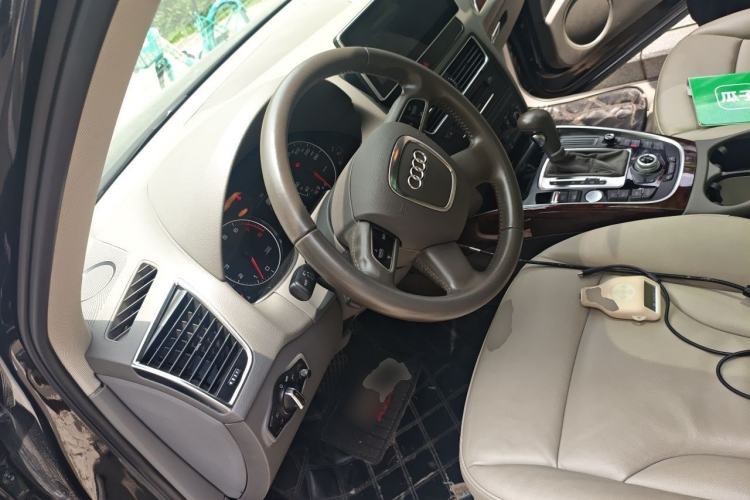 Used Audi Q5 2011 2.0TFSI Comfort Version Steering Wheel