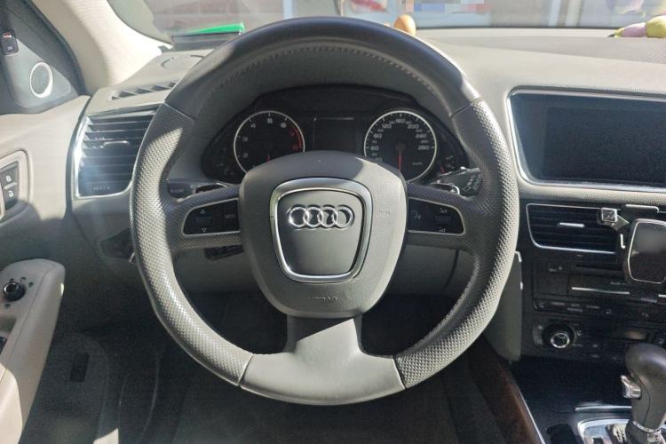 Used Audi Q5 2011 2.0TFSI Luxury Edition Steering Wheel