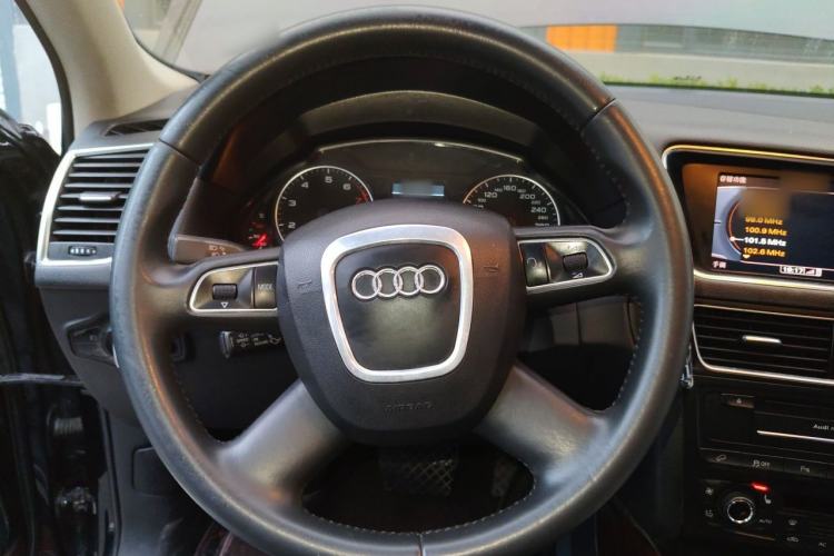 Used Audi Q5 2011 2.0TFSI Comfort Version Steering Wheel