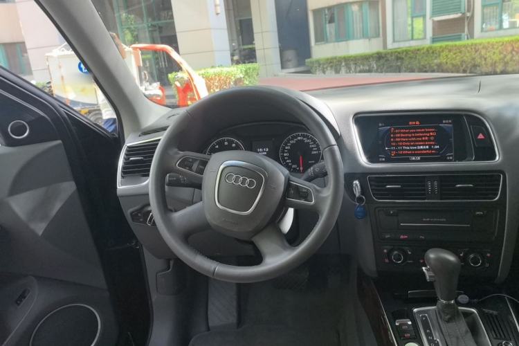 Used Audi Q5 2011 2.0TFSI Comfort Version Steering Wheel