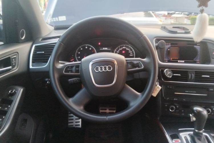 Used Audi Q5 2011 2.0TFSI Dynamic Edition Steering Wheel