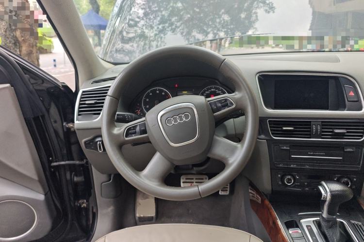 Used Audi Q5 2011 2.0TFSI Comfort Version Steering Wheel